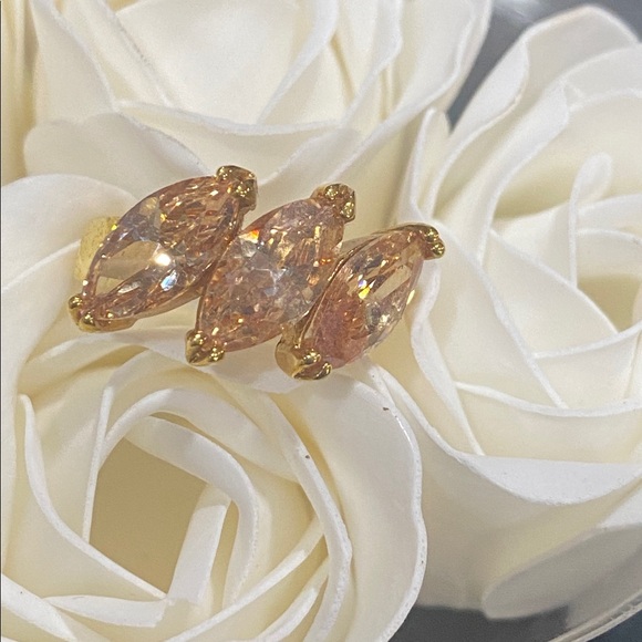 Jewelry - Size 7-1/2 Statement Ring